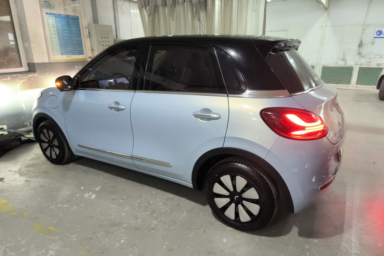 五菱汽车 五菱缤果 2025款 410km 灵犀尊享款车身外观4