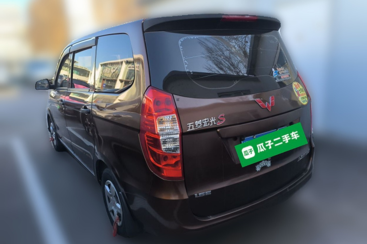 五菱汽车 五菱宏光 2015款 1.5L S 基本型国V车身外观5