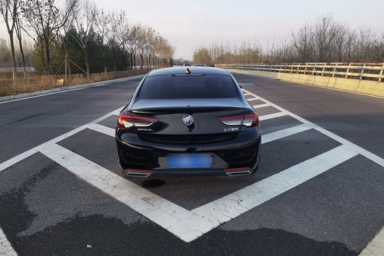 别克 君威 2022款 552T 智享型车身外观6004