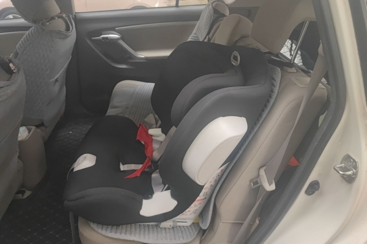 丰田 逸致 2011款 180G CVT舒适版中控内饰7004