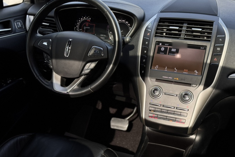 林肯MKC 2019款 2.0T 两驱尊享版 国VI中控内饰7001