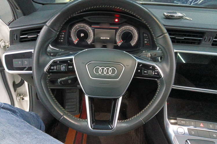奥迪A6L 2019款 40 TFSI 豪华动感型中控内饰13