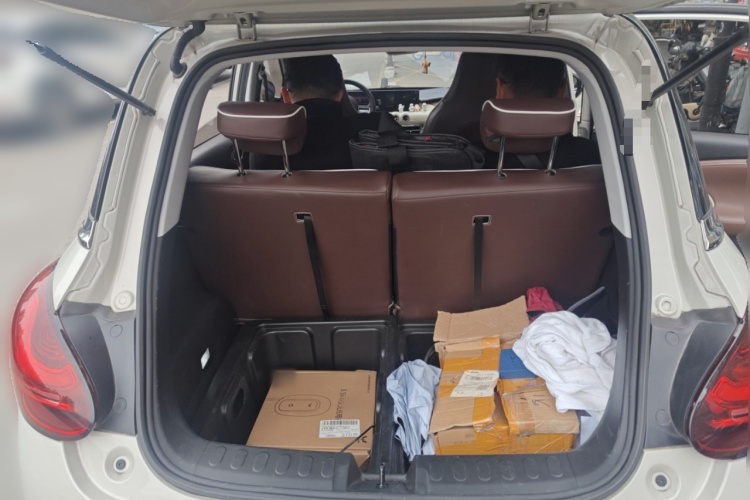 五菱汽车 五菱缤果 2023款 333km 灵犀互联+款中控内饰23