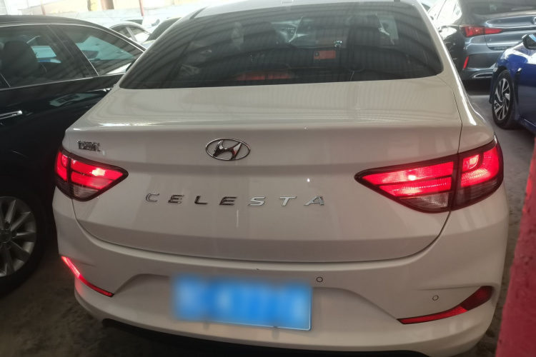 现代 悦动 2020款 1.6L 自动GL悦目版车身外观6