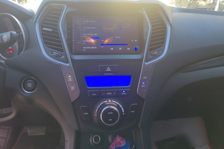 现代 胜达 2013款 2.4L 自动四驱智能型局部细节9001