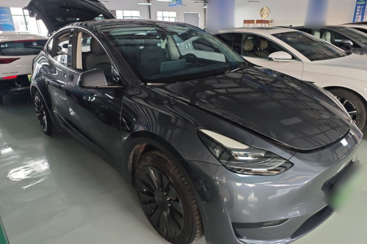 特斯拉 Model Y 2022款 后轮驱动版车身外观3