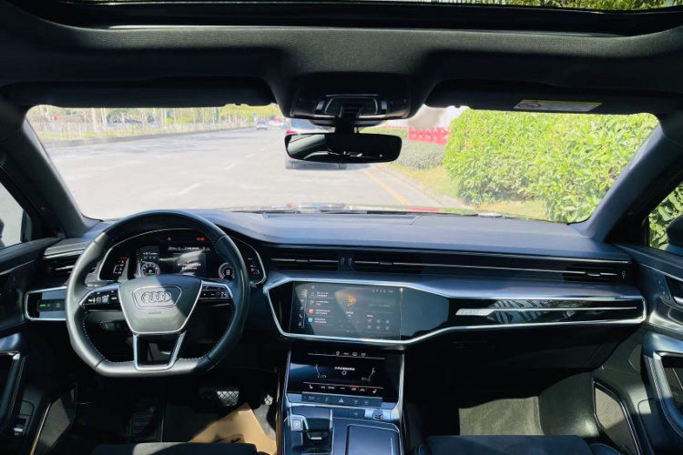 奥迪A6L 2021款 55 TFSI quattro 尊享动感型中控内饰7002