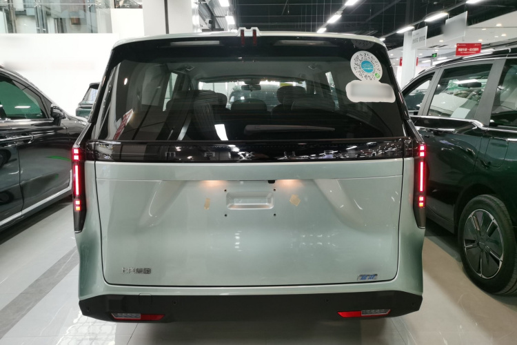 上汽大通MAXUS 大家7 2024款 改款 超混 长续航版 悦享版车身外观6