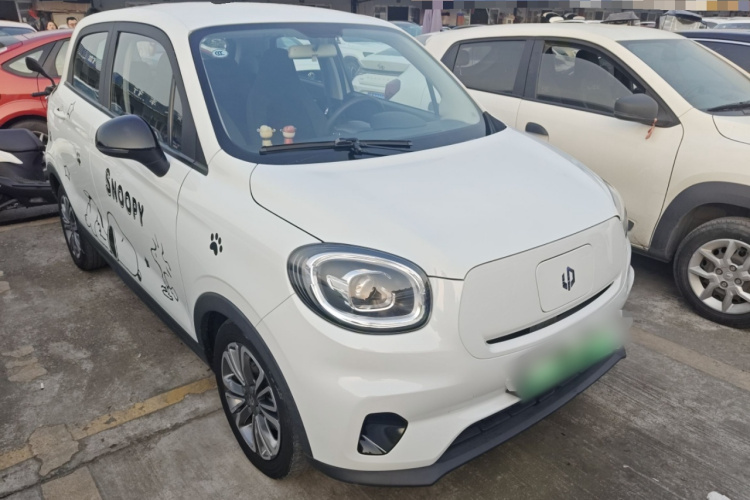 零跑汽车 零跑T03 2021款 400轻享版 磷酸铁锂车身外观3