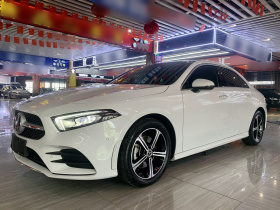 奔驰A级 2022款 改款二 A 200 L 运动轿车时尚型
