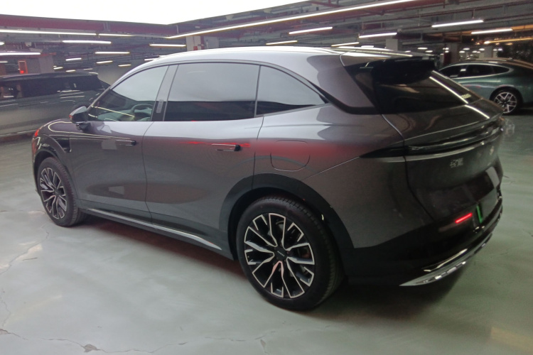 极氪7X 2025款 75kWh 后驱智驾版车身外观6003