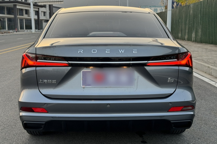 荣威i5 2023款 1.5L 手动舒享版车身外观6002