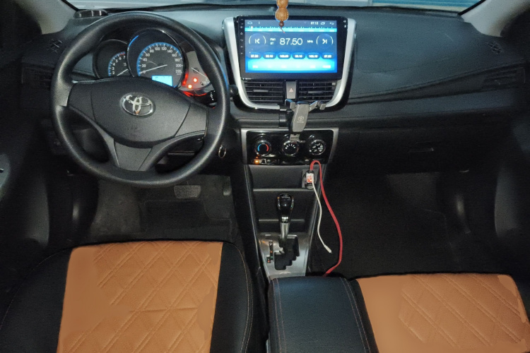 丰田 威驰FS 2017款 1.5L CVT锋驰版中控内饰7002