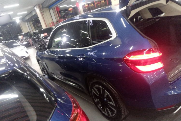 宝马iX3 2021款 改款 领先型车身外观4