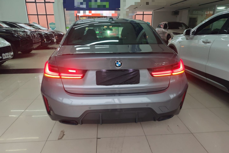 宝马3系 2023款 330i M运动曜夜套装车身外观6004