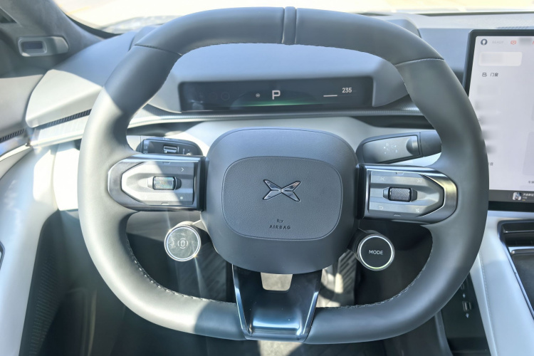 小鹏P7 2025款 702 长续航 Ultra中控内饰7005