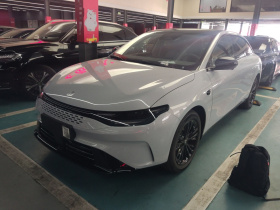 零跑汽车 零跑C01 2024款 增程 216舒享版