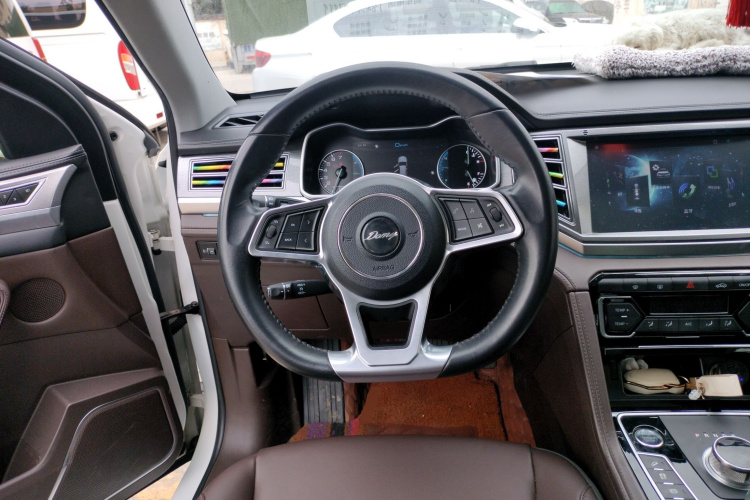 众泰 大迈X7 2018款 2.0T 自动尊贵型中控内饰13