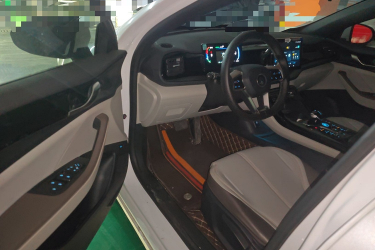 比亚迪 秦PLUS 2023款 冠军版 DM-i 55KM领先型中控内饰20