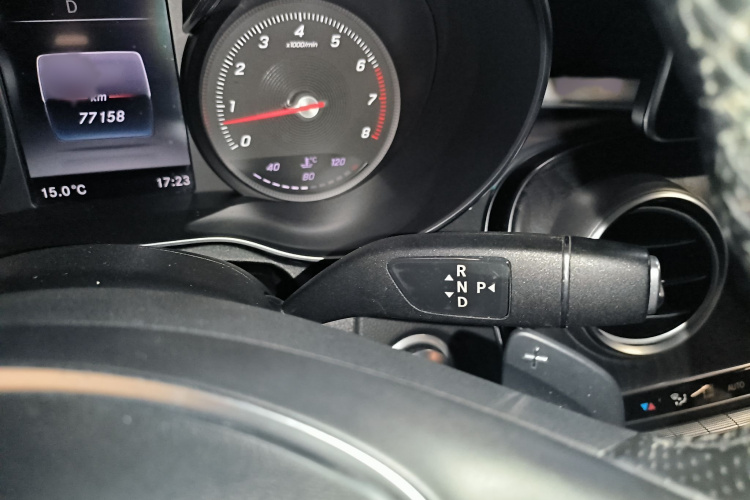 奔驰C级(进口) 2015款 C 200 旅行轿车局部细节18