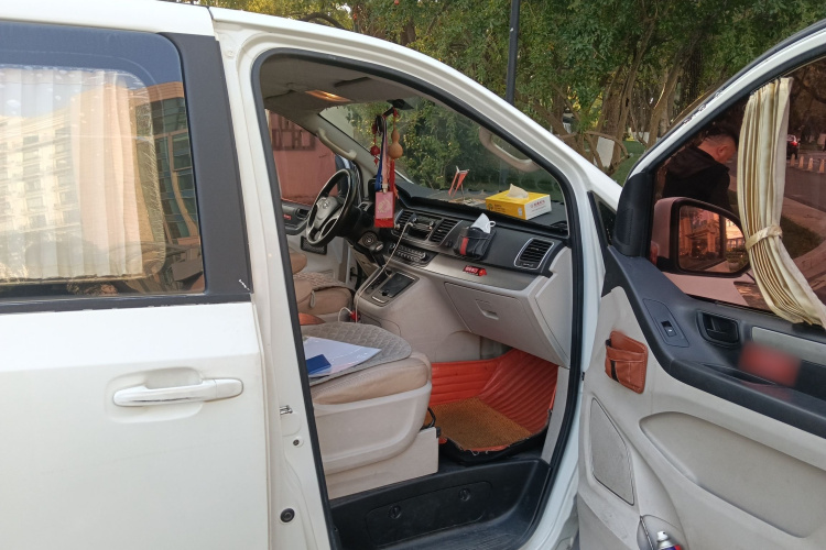 上汽大通MAXUS 大通G10 2014款 2.0T 自动精英版局部细节9005