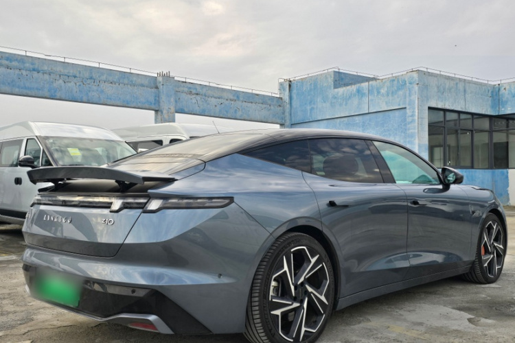 领克Z10 2024款 95kWh 702km四驱智驾Ultra车身外观6005