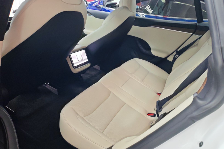 特斯拉 Model S 2023款 双电机全轮驱动版中控内饰21