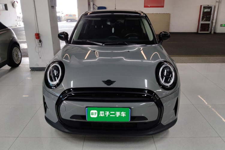 MINI 2022款 1.5T COOPER 艺术家 五门版车身外观2