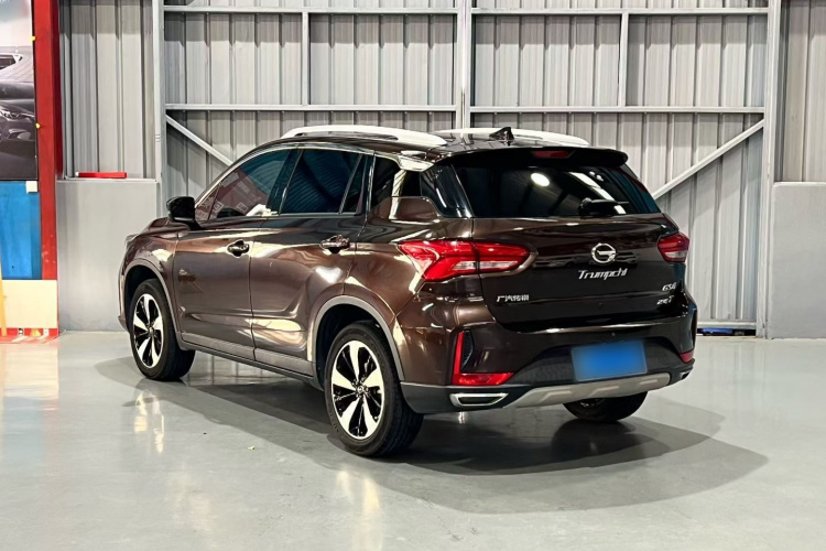 广汽传祺 传祺GS4 2018款 235T 自动两驱至尊版车身外观6004