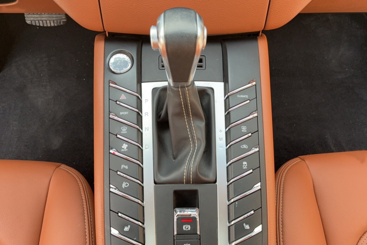 众泰SR9 2017款 2.0T 自动极致之心版局部细节18