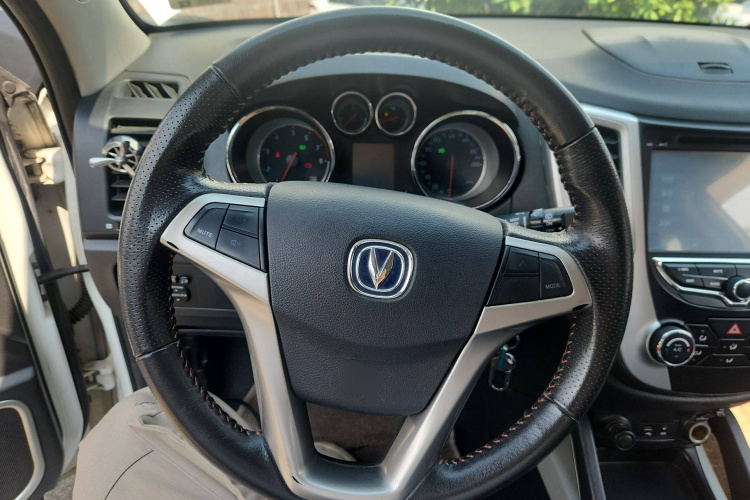 长安CS35 2014款 1.6L 手动豪华型 国IV局部细节13