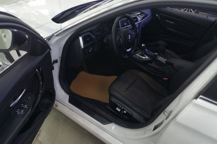 宝马3系 2017款 320Li 时尚型中控内饰7003