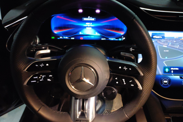 奔驰EQE AMG 2023款 AMG EQE 53 4MATIC+中控内饰13
