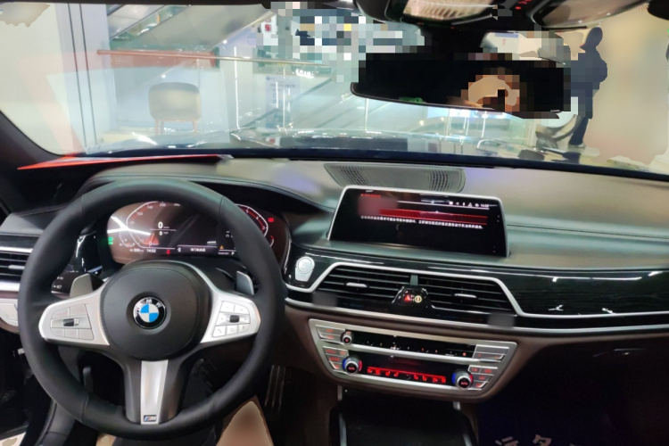 宝马7系 2019款 改款 730Li M运动套装中控内饰12