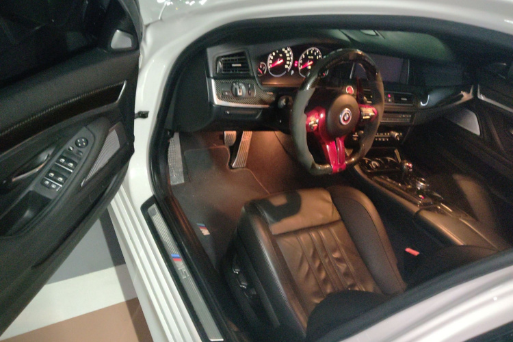 宝马M5 2012款 M5中控内饰20