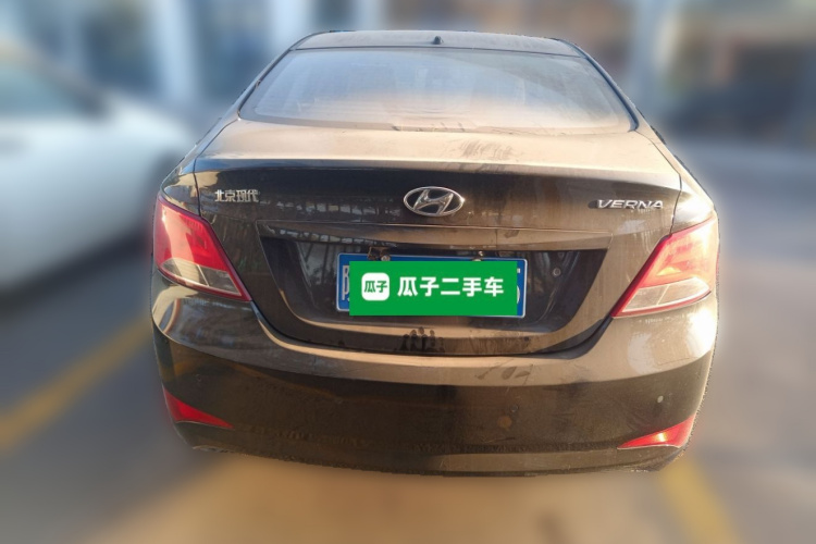 现代 瑞纳 2014款 1.4L 手动智能型GLS车身外观6