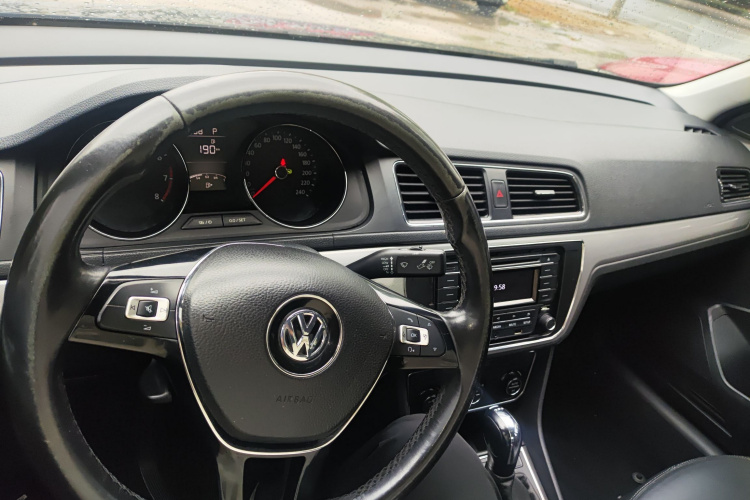 大众 朗逸 2017款 230TSI DSG舒适版中控内饰7002