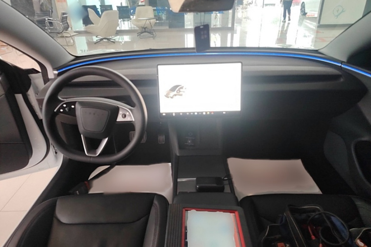 特斯拉 Model 3 2023款 后轮驱动版中控内饰7001