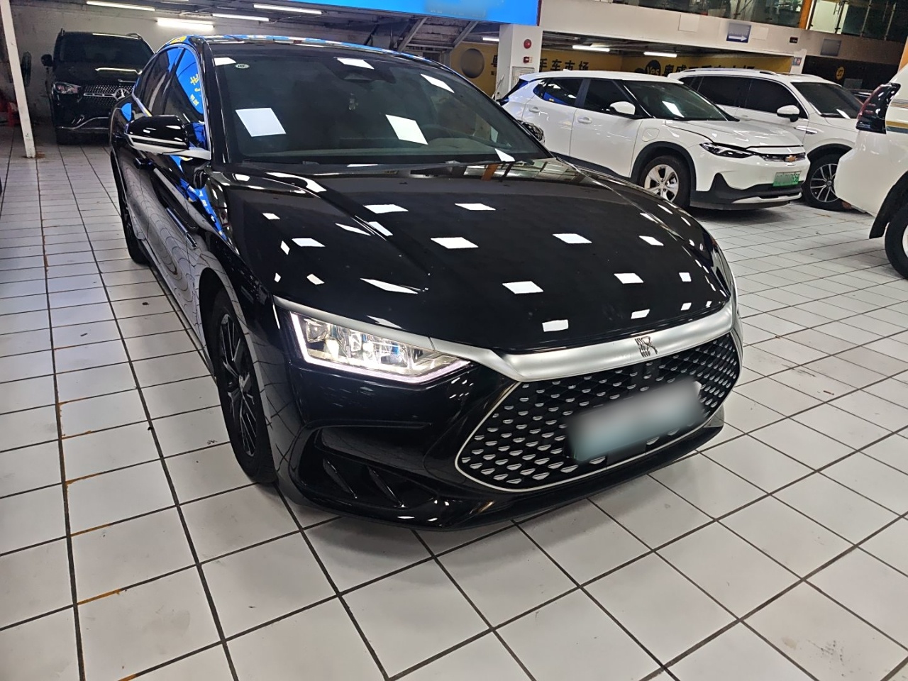 比亚迪 汉 2024款 DM-i 荣耀版 121KM 精英型
