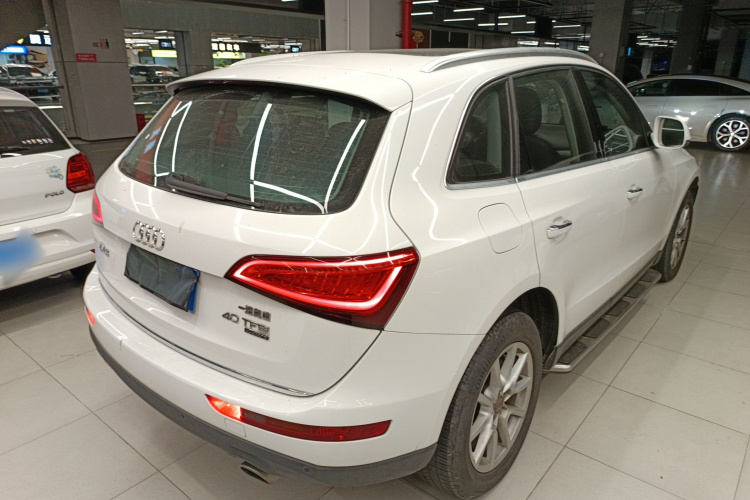 奥迪Q5 2016款 40 TFSI 进取型车身外观7