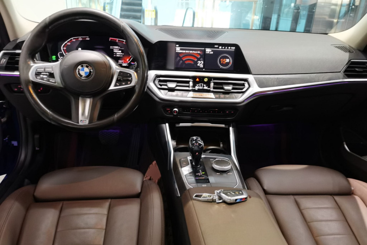 宝马3系 2020款 325i M运动套装中控内饰12