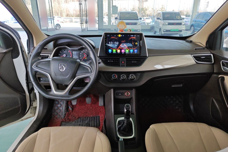 宝骏310W 2017款 1.5L 手动舒适型 国VI中控内饰12