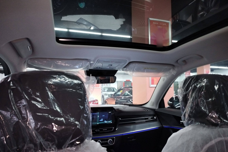 红旗HS5 2023款 2.0T 四驱旗享Pro版中控内饰22