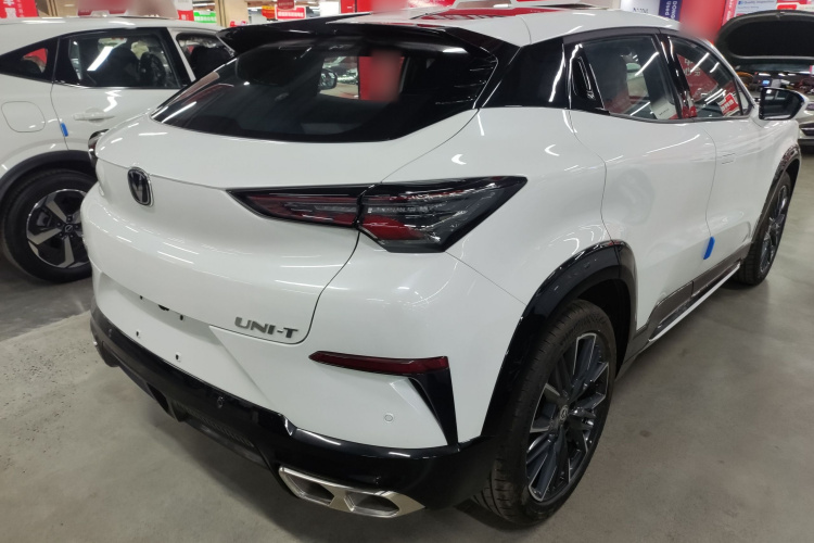 长安UNI-T 2023款 第二代 1.5T 尊贵型车身外观6005