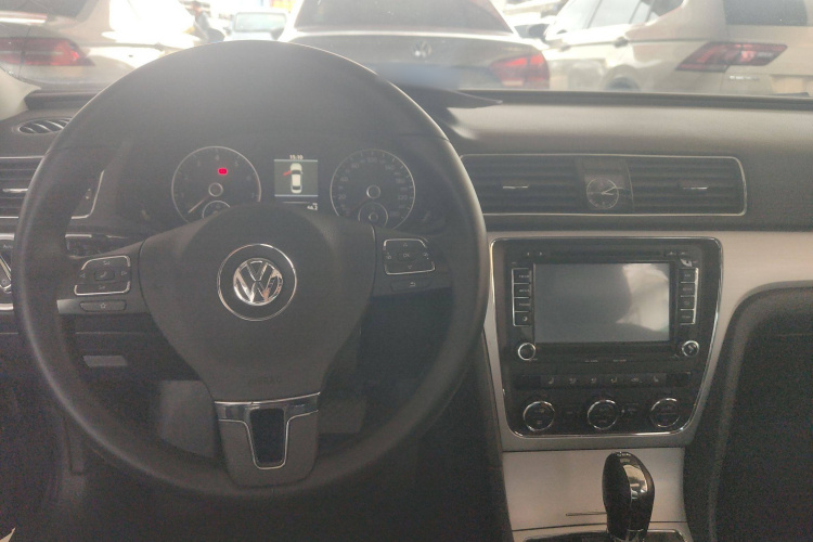 大众 帕萨特 2013款 2.0TSI DSG御尊版中控内饰7003