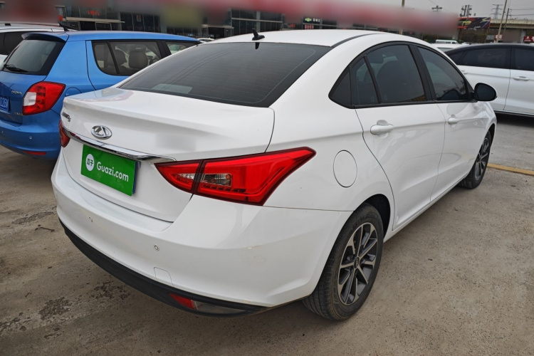 奇瑞 艾瑞泽5 2021款 PRO 1.5L CVT青春版车身外观7