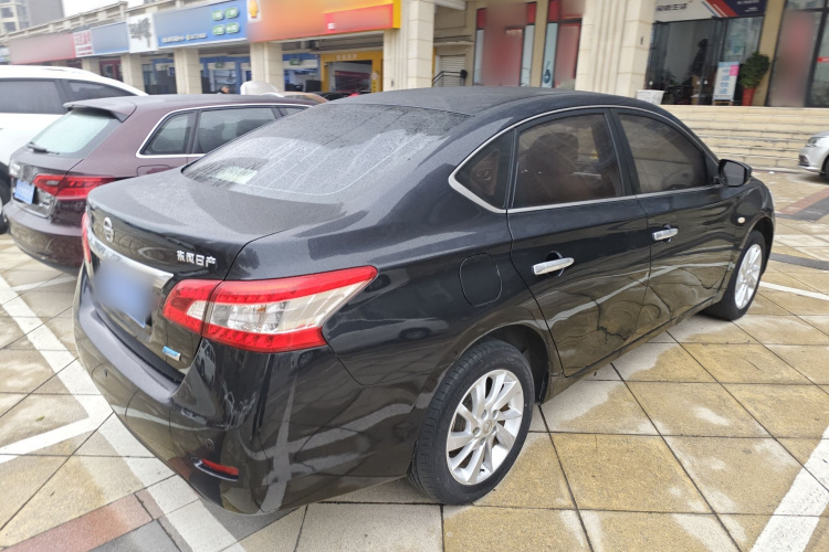 日产 轩逸 2012款 1.6XL 手动豪华版车身外观7