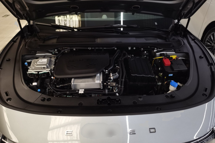 星途 星纪元 ES 2025款 增程 Pro 高速辅助驾驶机舱底盘24