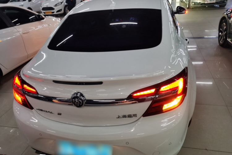 别克 君威 2015款 2.0L 精英时尚型车身外观6