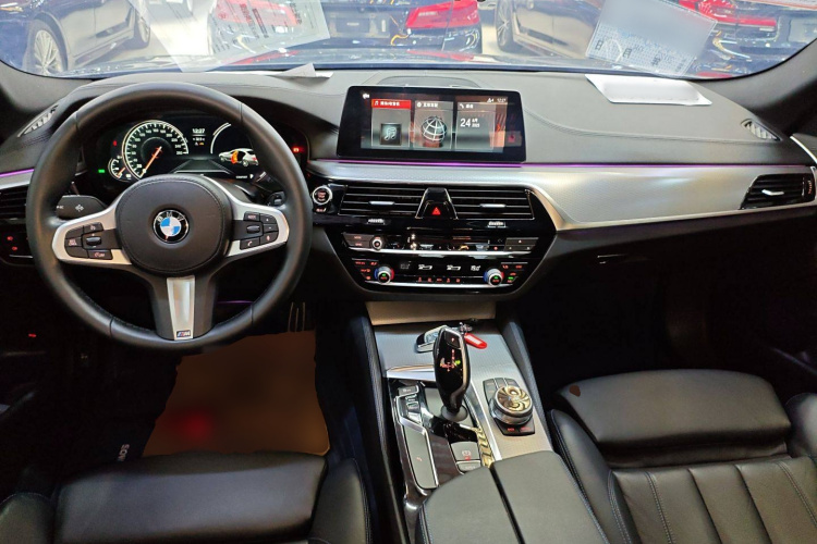 宝马5系(进口) 2018款 525i M运动套装中控内饰7002